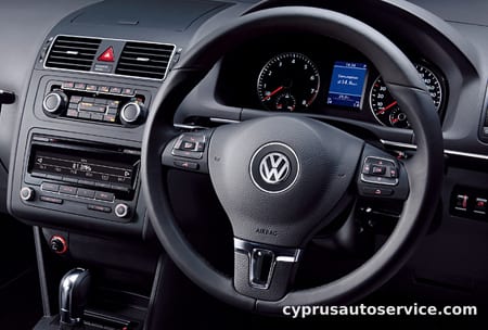 VOLKSWAGEN GOLF TOURAN TSI HIGHLINE