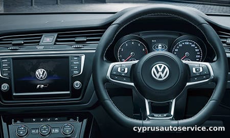 VOLKSWAGEN GOLF TOURAN TSI R LINE