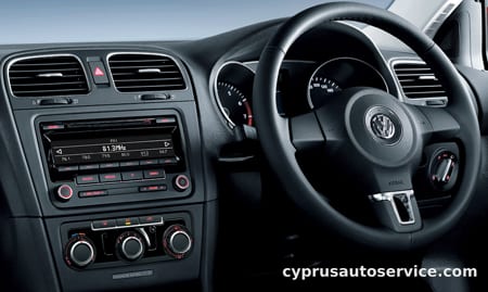 VOLKSWAGEN GOLF VARIANT TSI TRENDLINE PREMIUM EDITION