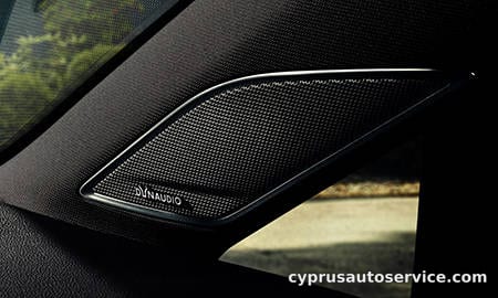 VOLKSWAGEN GOLF VARIANT DYNAUDIO EDITION