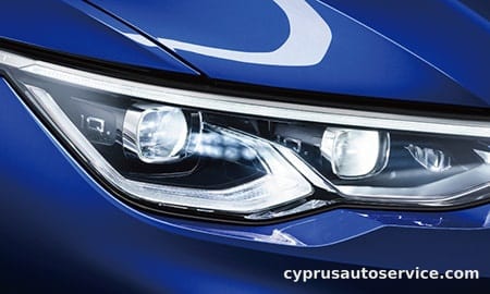 VOLKSWAGEN GOLF VARIANT ETSI R LINE PLATINUM EDITION