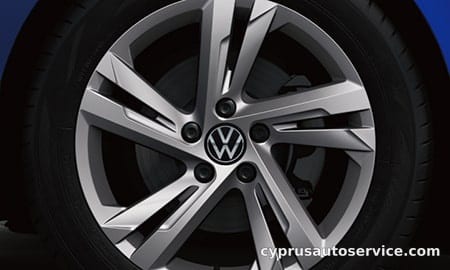 VOLKSWAGEN GOLF VARIANT ETSI STYLE PLATINUM EDITION