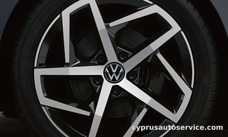 VOLKSWAGEN GOLF VARIANT TDI STYLE PLATINUM EDITION