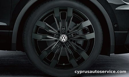 VOLKSWAGEN TIGUAN TSI R LINE BLACK STYLE DYNAUDIO PACKAGE
