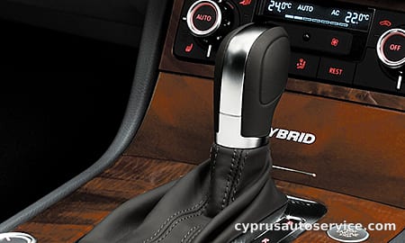 VOLKSWAGEN TOUAREG HYBRID