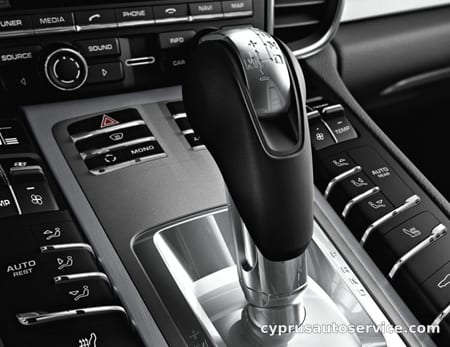 PORSCHE PANAMERA 4