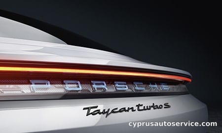 PORSCHE TAYCAN TURBO