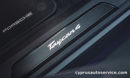 PORSCHE TAYCAN 4