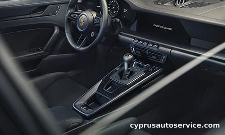 PORSCHE 911 GT3 TOURING PACKAGE