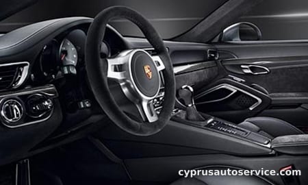 PORSCHE 911 CARRERA 4 GTS