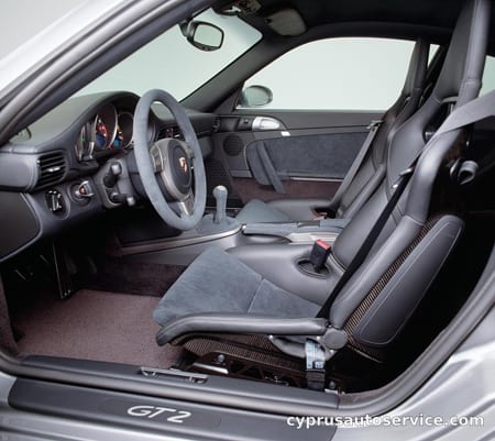 PORSCHE 911 GT2