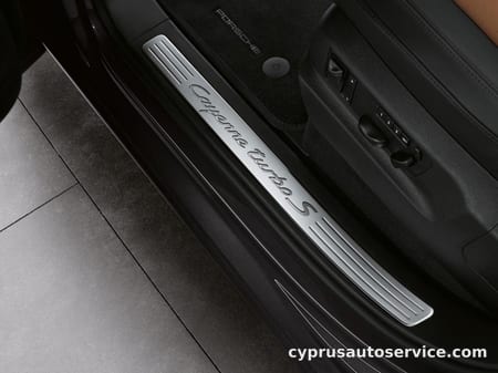 PORSCHE CAYENNE TURBO S
