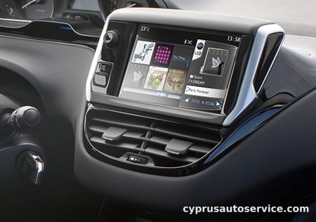 PEUGEOT 208 PREMIUM