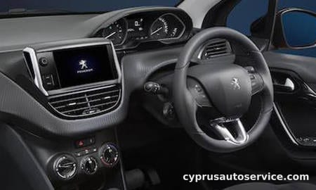 PEUGEOT 208 SIGNATURE