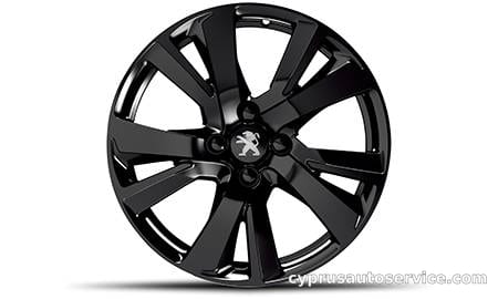 PEUGEOT 2008 GT LINE BLACK & WHITE EDITION